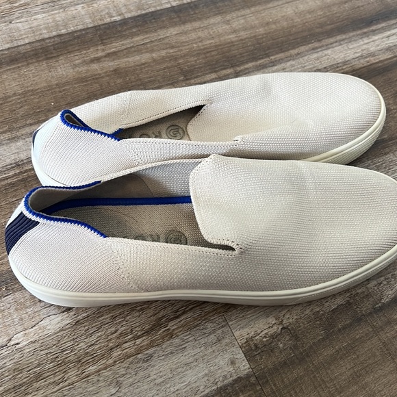 Rothy’s - Picture 2 of 3